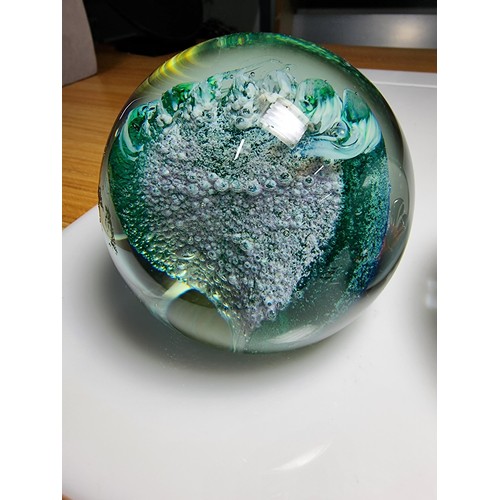 131 - 3x good quality Caithness paperweights to include wave crest, a moonflower and moon crystal. All in ... 