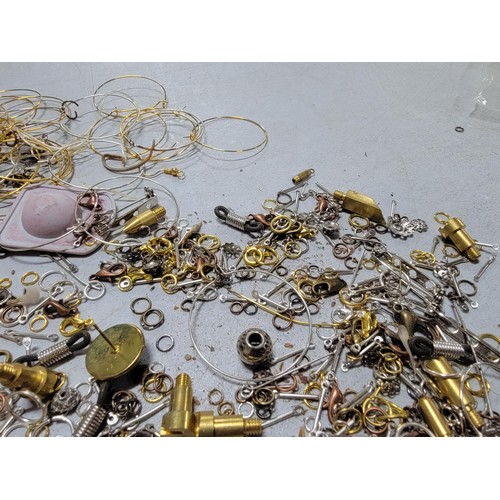 116 - Quantity of jewellery making accessories inc wire, floral decoration, white metal jewellery balls et... 