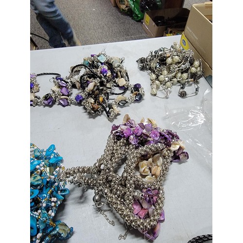 121 - Large quantity of costume jewellery necklaces inc beaded, metal stars, chokers, etc