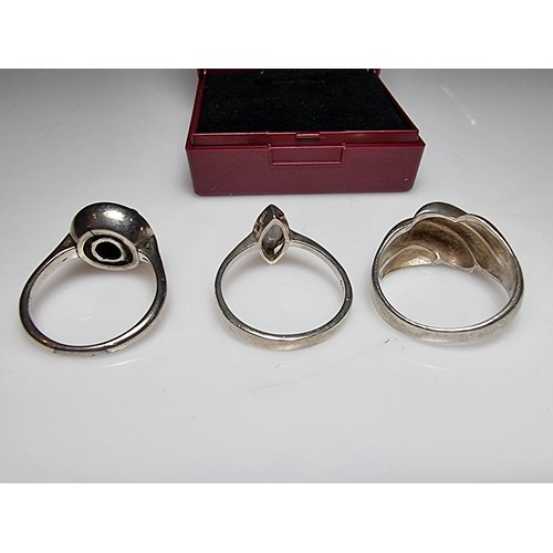 159 - A bundle of 3x 925 silver rings all in excellent clean condition and boxed. Sizes L.5, N and P.