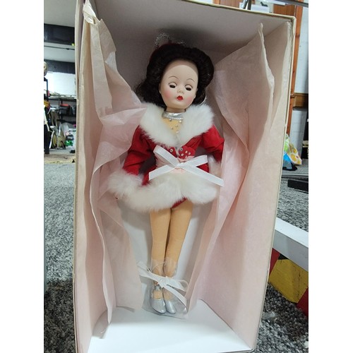 340 - Collection of 4x boxed vintage dolls by Alexander one has a COA Red Santa Rockette Costume limited e... 