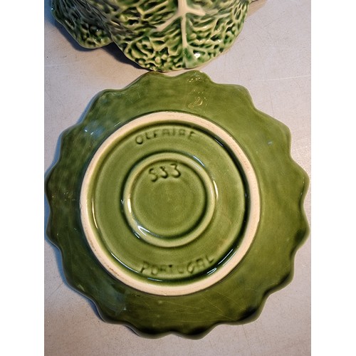 302 - 3x decorative ceramic dishes inc a strawberry formed serving bowl on plate, cabbage leaf serving bow... 