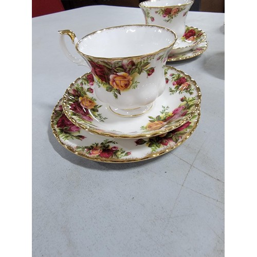 319 - 20x part Royal Albert Old Country Roses tea set includes 6x trios, milk jug and sugar bowl all in go... 