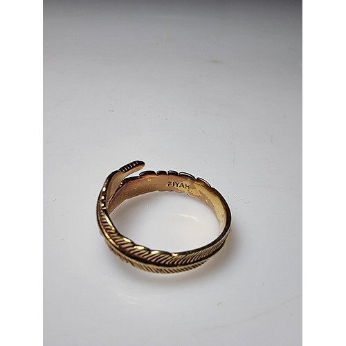 201 - A gold plated on 925 silver feather formed expandable ring. In good clean condition, boxed. Size M a... 