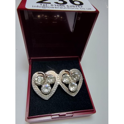 236 - A pretty vintage hallmarked silver sweetheart brooch in the form of 2 hearts and 2 clovers with whit... 