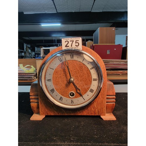 275 - Vintage wooden 8 day english mantel clock with single hole to the front, complete with pendulum, 16c... 