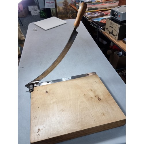 289 - Good quality large wooden and steel Guillotine in good order size 6cm high 43cm long, 39cm deep