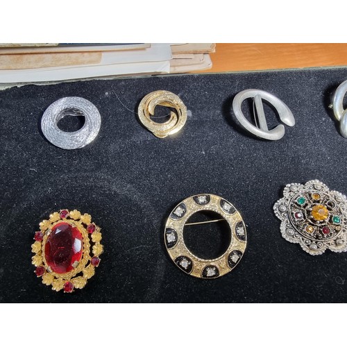 287 - large collection of 37x various costume brooches to include scarf pins, cameos, hard stone brooches ... 