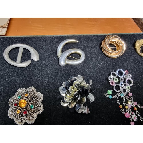 287 - large collection of 37x various costume brooches to include scarf pins, cameos, hard stone brooches ... 