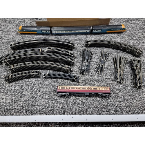 72 - A box of good OO gauge Hornby train items to include an intercity 125, power loco, dummy loco and co... 