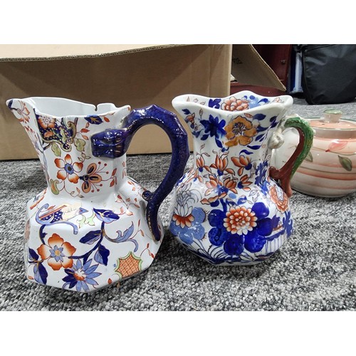 101A - A box of collectable odds to include 2 good Imari Gaudy Welsh jugs 1 by Masons, the other jug is by ... 