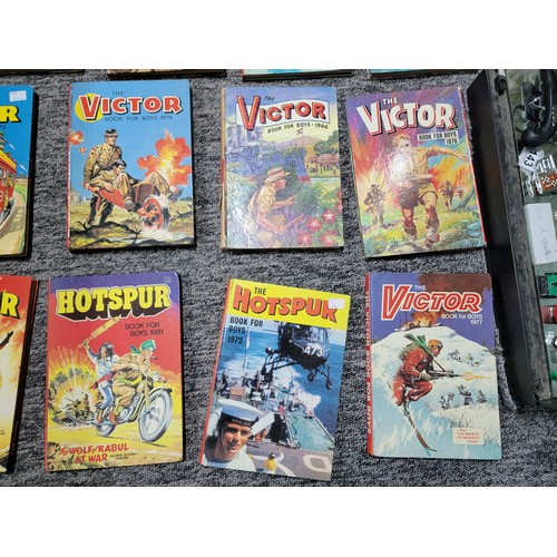 105 - Collection of 35x The Victor, Warlord and The Hotspur Annuals dating from 1960's - 1980's all in goo... 