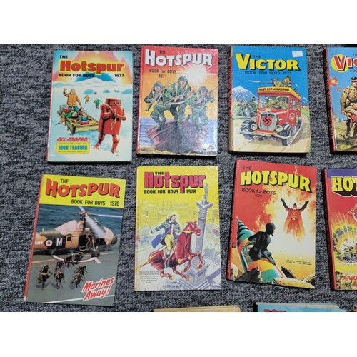 105 - Collection of 35x The Victor, Warlord and The Hotspur Annuals dating from 1960's - 1980's all in goo... 