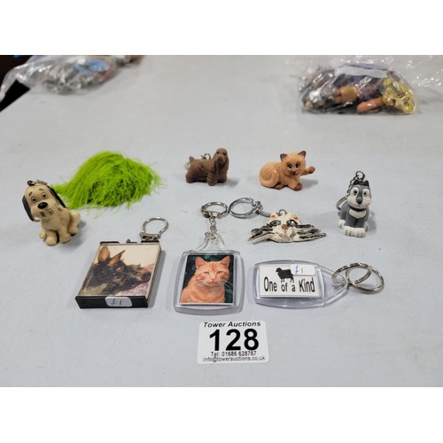 127 - Large collection of fast food related key rings inc burgers, fries, hot dogs, chocolate, ice cream e... 