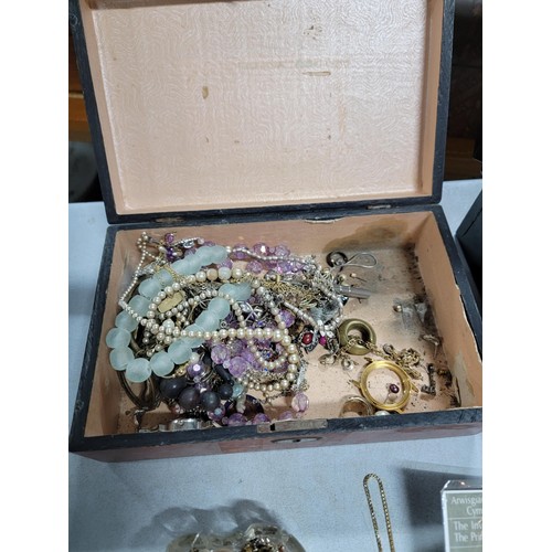 130 - 2x boxes of costume jewellery inc a cased faux pearl necklace, pendants, bracelets rings earrings et... 