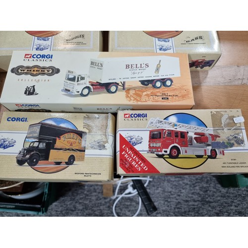 15 - A collection of 5x good quality Corgi diecast model vehicles to include a Whisky collection Bell's S... 