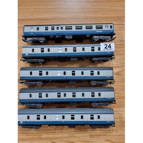 24 - A collection of 5x Lima Italy OO gauge passenger coaches with various model numbers, see pictures fo... 