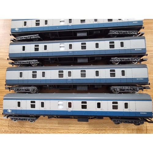 24 - A collection of 5x Lima Italy OO gauge passenger coaches with various model numbers, see pictures fo... 