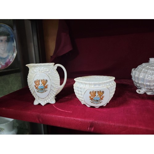 296 - 11x part teaset in a shell and pearlescent design in good order, inc teapot, lidded sugar bowl 2x cu... 