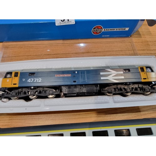 31 - A OO gauge Hornby 47712 (Lady Diana Spencer) locomotive along with 2 intercity passenger coaches by ... 