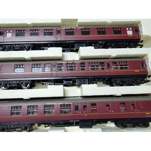 49 - A boxed as new Hornby R2195M limited edition The Master Cutler train pack Flying Fox Class A3 locomo... 