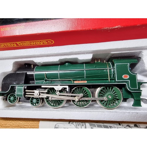 51 - A boxed Hornby R154 Southern 795 Sir Dinadan locomotive and tender with painted crew (fitted), in ex... 