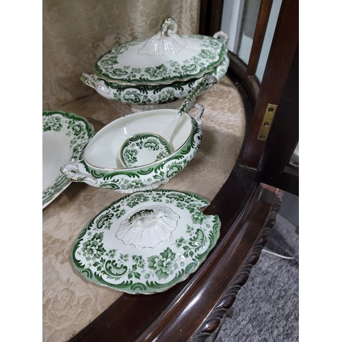 308 - 26x piece part dinner set by Ballarat in a green flora pattern, dinner plates, salad plates, meat pl... 