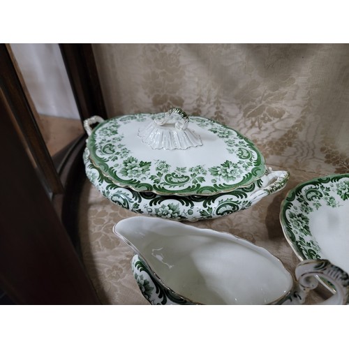 308 - 26x piece part dinner set by Ballarat in a green flora pattern, dinner plates, salad plates, meat pl... 