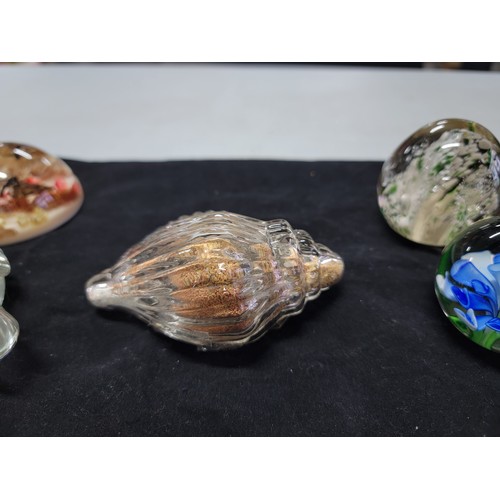 342 - Collection of 12x varied paperweights inc sand filled paperweight in the style of a shell, swirl des... 