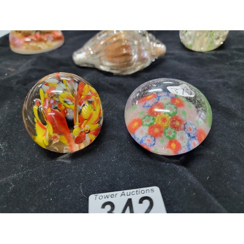 342 - Collection of 12x varied paperweights inc sand filled paperweight in the style of a shell, swirl des... 