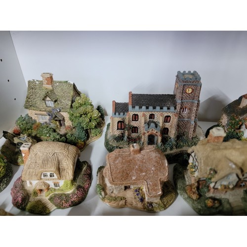 344 - Collection 24x mostly Lilliput lane houses and cottages inc Sawrey the gill, Clover cottage, otter r... 