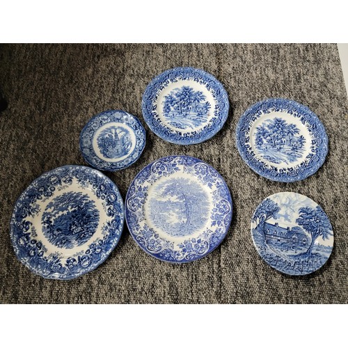 349 - Large collection of approx 60 pieces of blue and white pottery inc cups, saucers, side plates, platt... 