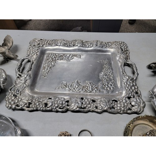 353 - Quantity of plated items inc an ornate grape patterened tray, three bowls with fruit design, a grape... 