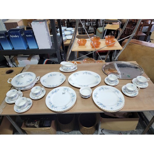 367 - Good quality 24x piece Royal Albert blue blossom gilt edged part tea dinner set inc dinner plates, c... 