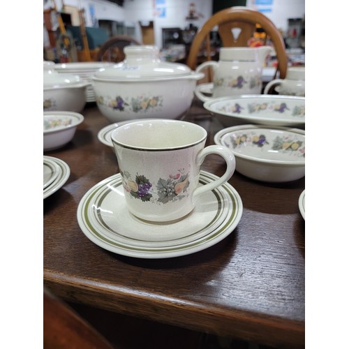 370 - Comprehensive 90 plus Royal Doulton Harvest Garland Lambeth Ware 1976, dinner tea set, inc Teapot, m... 