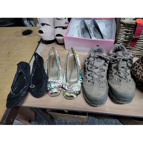 371 - Large collection of shoes of various brands, inc Kay by Clarks, Shusole, F&F etc most are size 7