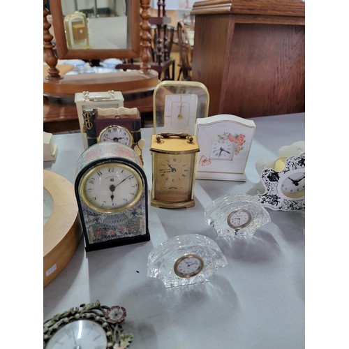 442 - Box containing a collection of clocks inc Metamec quartz mantel carriage clock, Acctim wall clock, L... 