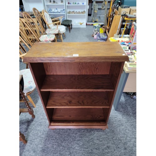 480 - Small oak 2 shelf bookcase giving nice aged patina
106cm high and 76 wide, 29cm deep