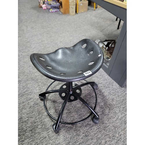 484 - Office/gaming stool in the form of a tractor seat on castors