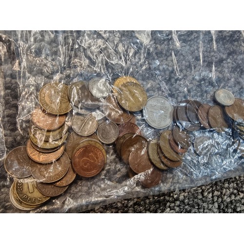 243 - A large collection of organized world coins in 17 bags all stating quantities, please study the phot... 