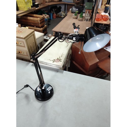 452 - Angle poise heavy based black lamp, fully adjustable with adjustable directional shade