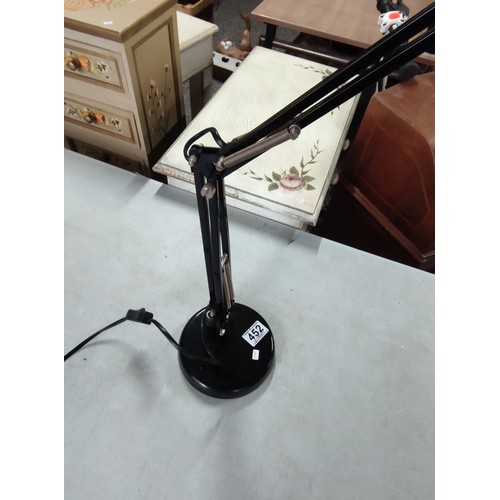 452 - Angle poise heavy based black lamp, fully adjustable with adjustable directional shade