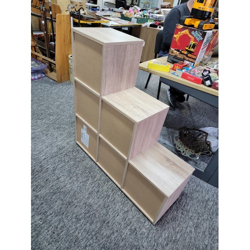 500 - 6 box cube step storage unit in light oak finish. Measures 91cm height x 91cm Length x 30cm Depth