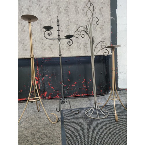 450 - Collection of 4x metal stands inc 3x pillar candle holders one holds two pillar candles all in good ... 