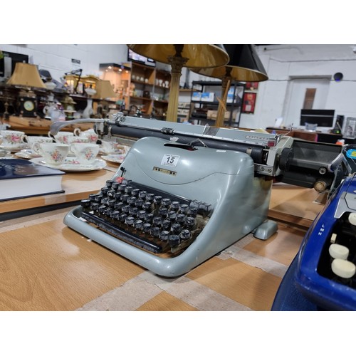 15 - A good vintage Olivetti featuring an A3 size track, in good condition, keys appear to be non sticky ... 