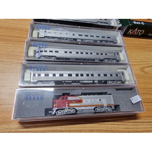 24 - A Kato N gauge 106-6003 Santa fe super chief 4 coach set, plus 2 matching boxed coaches and matching... 