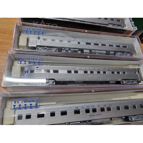 24 - A Kato N gauge 106-6003 Santa fe super chief 4 coach set, plus 2 matching boxed coaches and matching... 