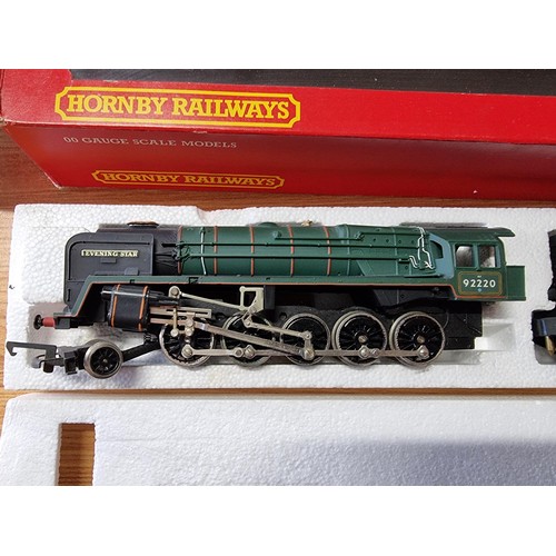 31 - A boxed Hornby R065BR 2-10-0 evening star locomotive and tender 92220, boxed and had a test run, in ... 