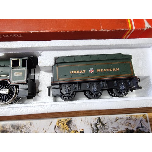 47 - A boxed Hornby R313 GWR Hagley Hall locomotive and tender in very clean condition, had a test run.