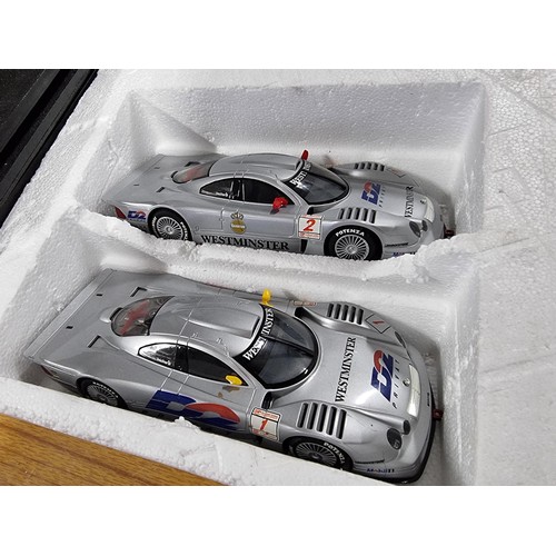 60 - A complete Scalextric Le Mans 24 hour set complete with its 2 cars and 1 extra car. In good clean co... 